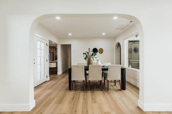 Dining room, Interior, Kitchen, Recessed Lighting, Wood Texture Flooring