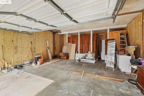 Garage, Interior, Washer, Wooden Walls