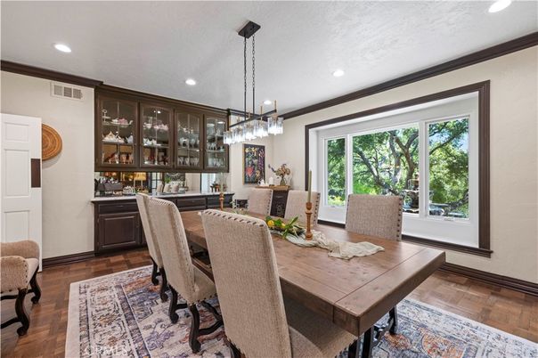 Chandelier, Dining room, Interior, Pendant Lights, Recessed Lighting, Wood Texture Flooring