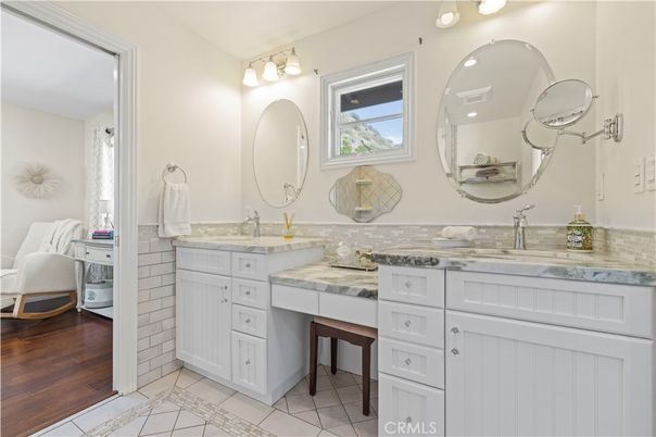 Bathroom, Dual Sink Vanities, Interior, Wood Texture Flooring