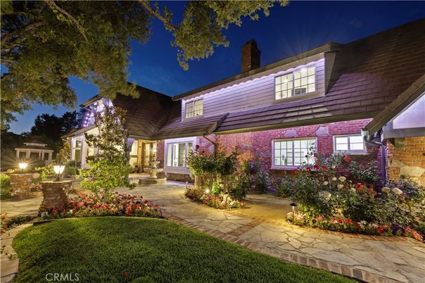 Exterior, Facade, Brick Facade, Cape Cod