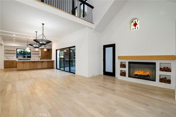 Fireplace, Interior, Kitchen, Pendant Lights, Recessed Lighting, Wood Texture Flooring