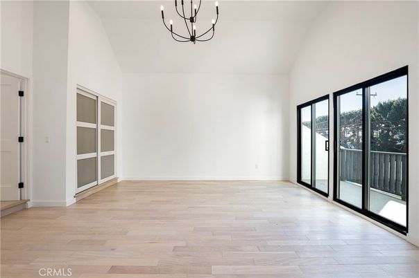 Chandelier, Empty room, Interior, Wood Texture Flooring