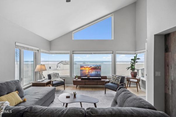 Interior, Living room, Water