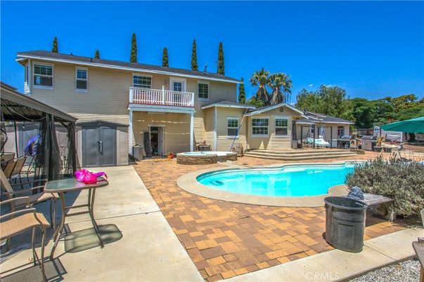 Exterior, Pool