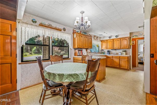 Chandelier, Dining room, Interior, Kitchen, Wood Texture Flooring