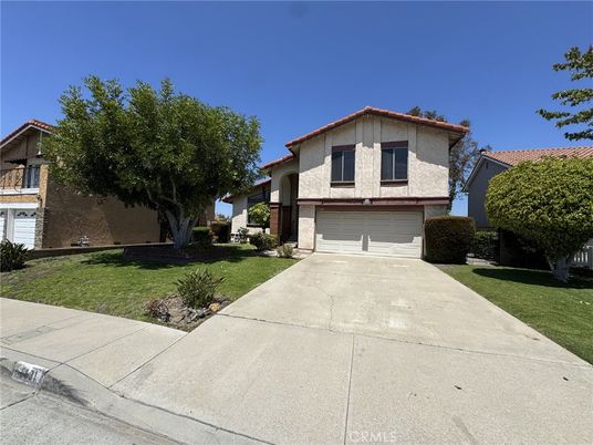 Attached, Exterior, Facade, Mediterranean
