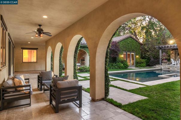 Attached, Exterior, Facade, Mediterranean