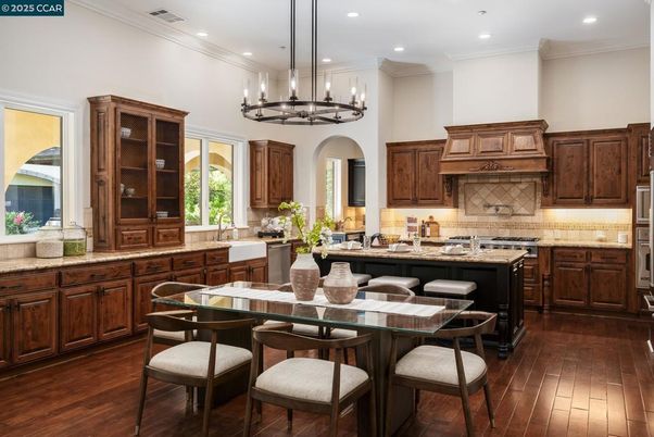 Dining room, Interior, Living room, Recessed Lighting, Wood Texture Flooring
