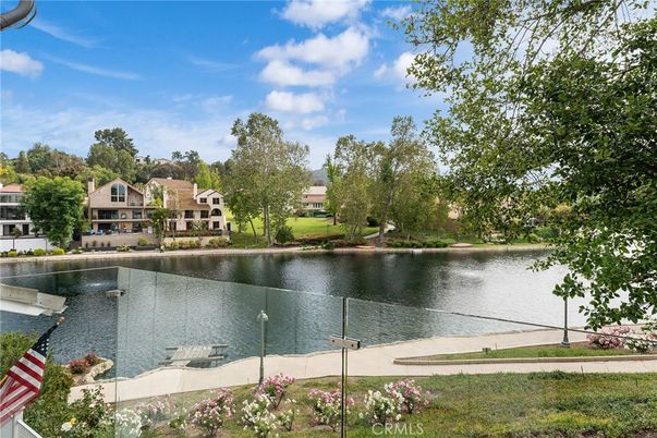 Exterior, Lake