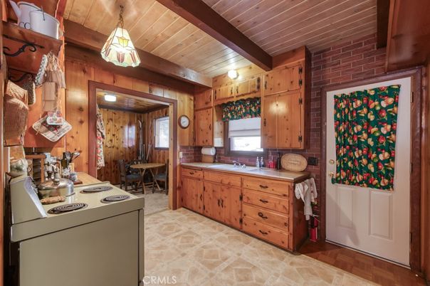Dining room, Interior, Kitchen, Pendant Lights, Stone Walls, Wooden Beams, Wooden Ceilings, Wooden Walls