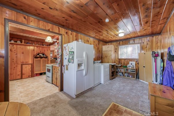 Interior, Kitchen, Washer, Wooden Ceilings, Wooden Walls