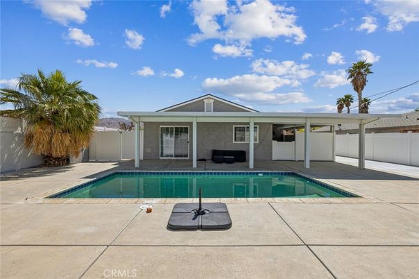Exterior, Pool