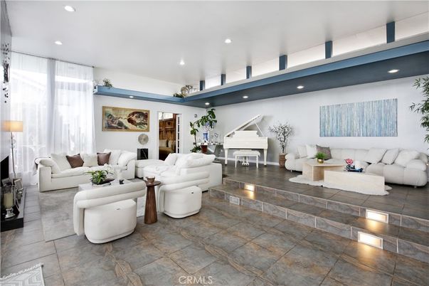 Fireplace, Interior, Living room, Piano, Recessed Lighting