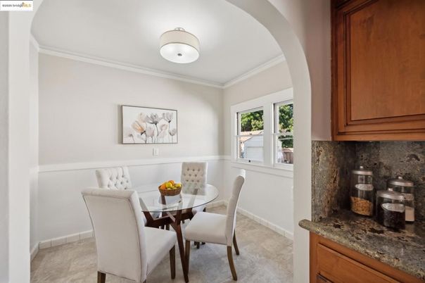 Dining room, Interior