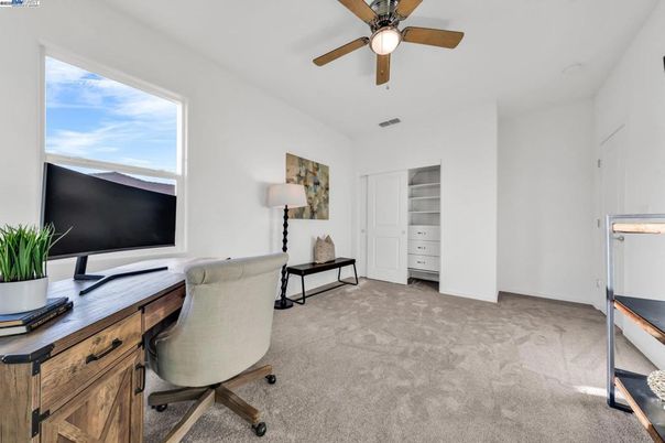 Home Office, Interior