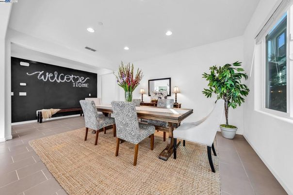 Dining room, Interior, Recessed Lighting