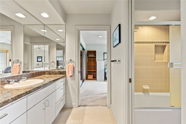 Bathroom, Interior, Recessed Lighting