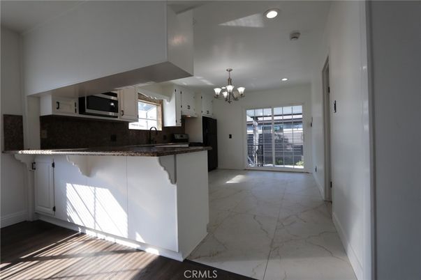 Chandelier, Interior, Kitchen, Marble, Recessed Lighting