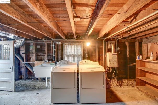 Interior, Washer, Wooden Beams, Wooden Ceilings