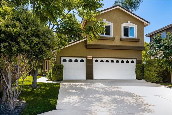 Attached, Exterior, Facade, Mediterranean