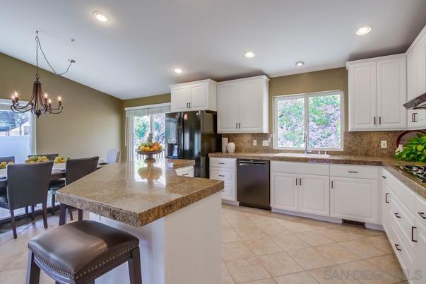 Chandelier, Dining room, Interior, Kitchen, Recessed Lighting, Stainless Steel Appliances