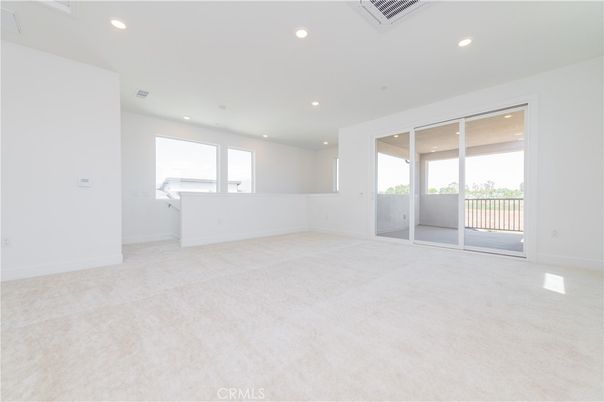 Empty room, Interior, Recessed Lighting