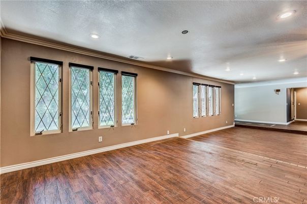 Empty room, Interior, Recessed Lighting, Wood Texture Flooring