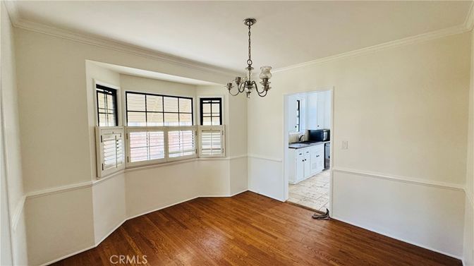 Chandelier, Empty room, Interior, Wood Texture Flooring