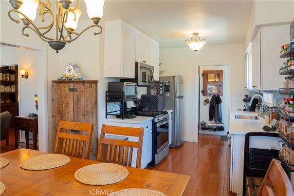 Chandelier, Dining room, Interior, Kitchen, Wood Texture Flooring