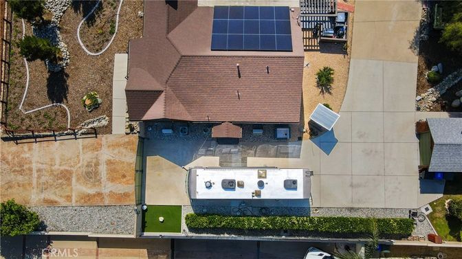 Exterior, Drone