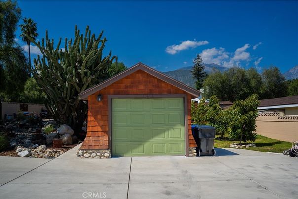 Detached Garage, Exterior