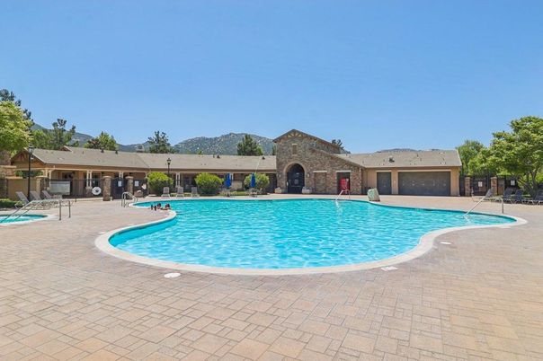 Exterior, Pool
