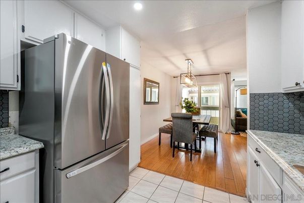 Dining room, Interior, Kitchen, Pendant Lights, Recessed Lighting, Wood Texture Flooring