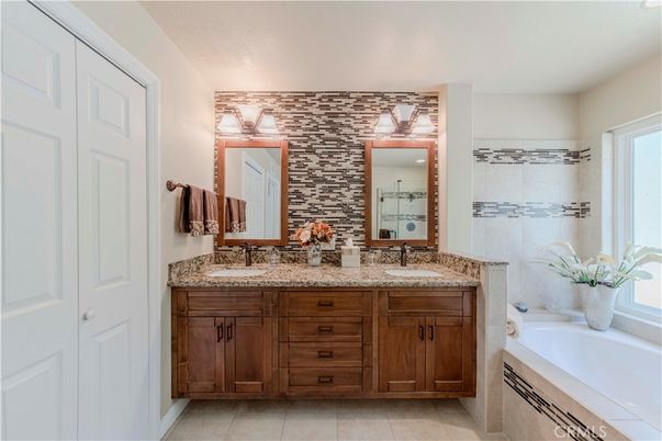 Bathroom, Dual Sink Vanities, Interior