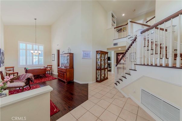 Chandelier, Dining room, Interior, Pendant Lights, Recessed Lighting, Wood Texture Flooring