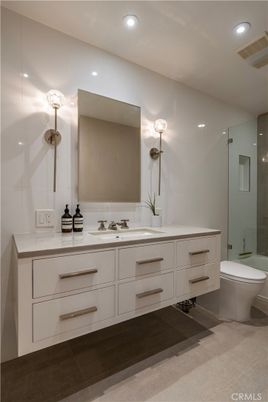 Bathroom, Dual Sink Vanities, Interior, Recessed Lighting