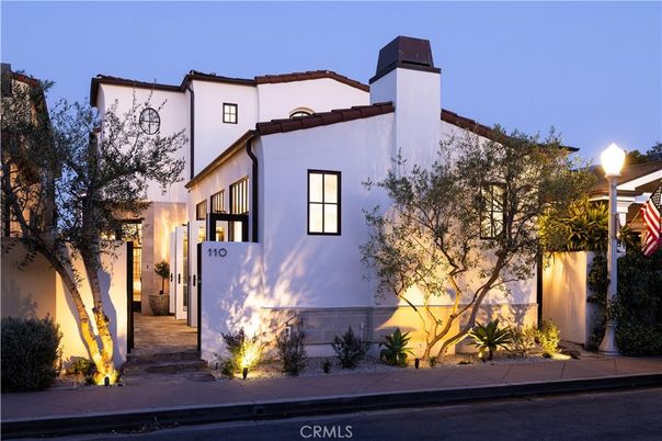 Exterior, Facade, Spanish Mediterranean