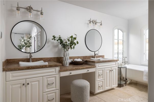 Bathroom, Dual Sink Vanities, Interior