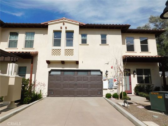 Attached, Exterior, Facade, Mediterranean