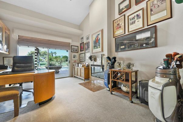 Home Office, Interior