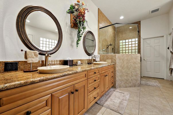 Bathroom, Dual Sink Vanities, Interior, Recessed Lighting