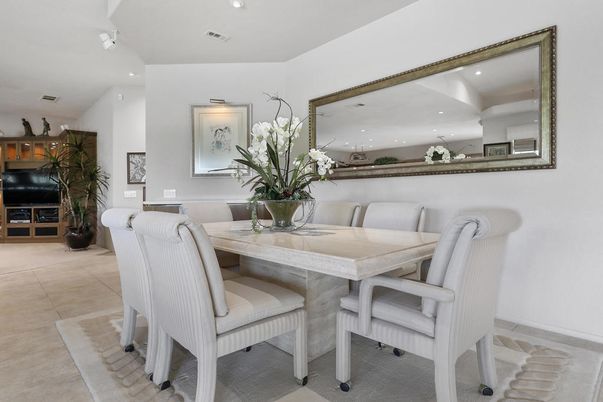 Dining room, Interior, Recessed Lighting