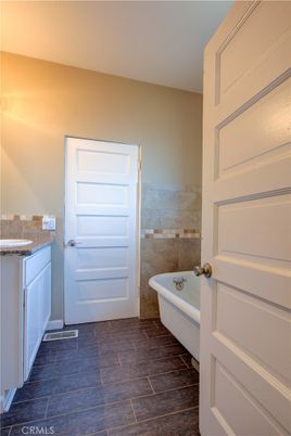 Bathroom, Free Standing Baths, Interior