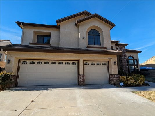 Attached, Exterior, Facade, Mediterranean