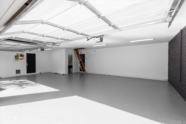 Garage, Interior