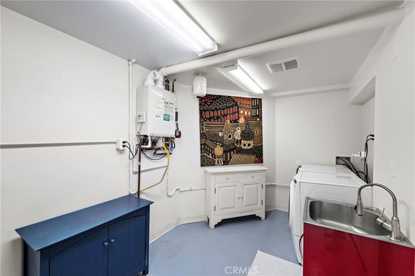 Interior, Washer