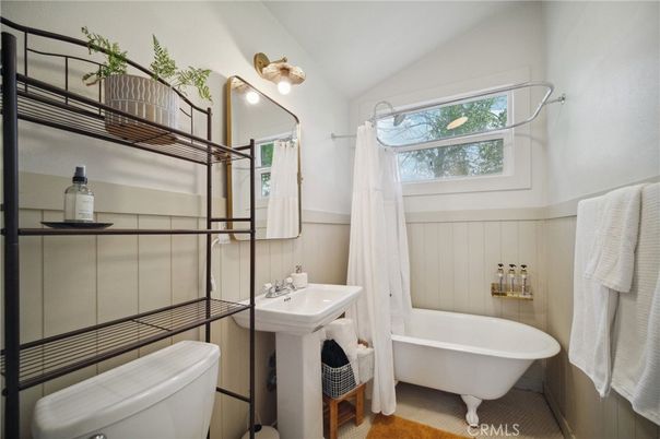Bathroom, Free Standing Baths, Interior