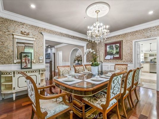 Chandelier, Dining room, Interior, Kitchen, Recessed Lighting, Wood Texture Flooring