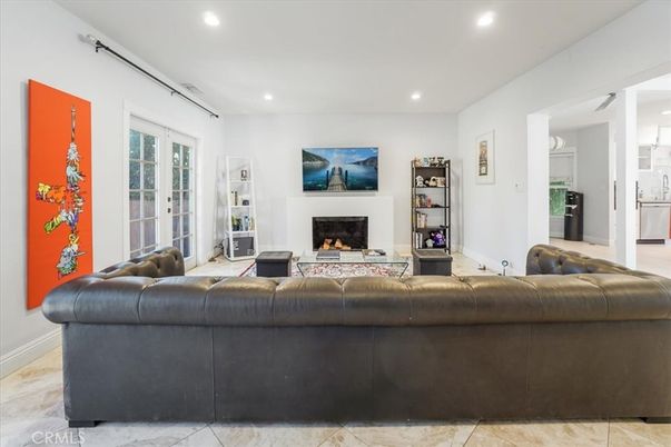 Fireplace, Interior, Living room, Recessed Lighting